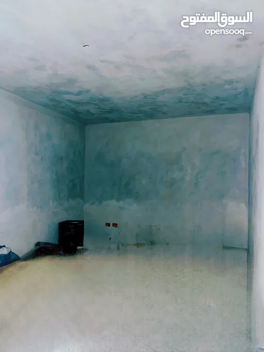 مكتب على الشارع الرئيسي قرب مول المغربي و عند جسر الدهيشه بمساحه  ما يقرب 44 متر للايجار الشهري