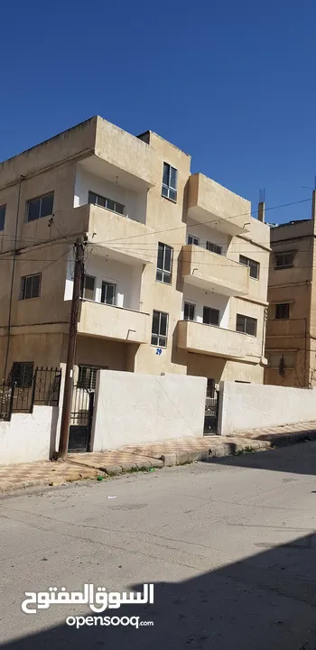 عمارة من اربع طوابق