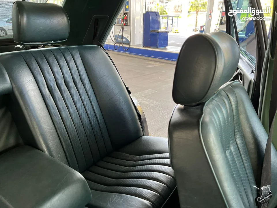 مرسيدس 300SEL