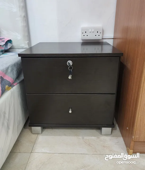 Bed side drawer for sale in Farwaniya