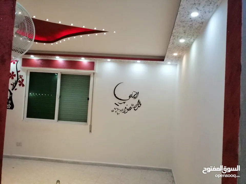 شقة للبيع في ماركا الجنوبية نادي السباق شيك المطار 3 غرف ومطبخ خشب بلوط وصالون و2 حمام وحماية راكبه