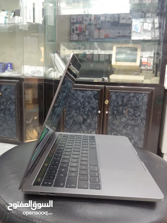 جهاز ابل ماك بوك برو 2017 i5