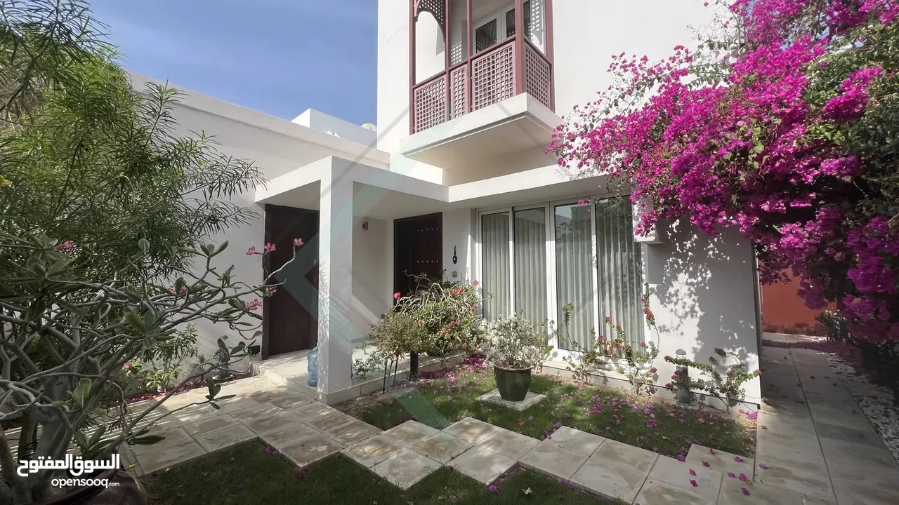 luxury 4+1 villa in almouj