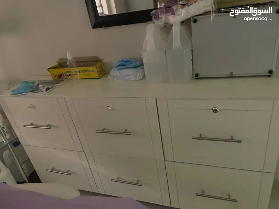 بيع اجهزة مركز عناية بشرة بسبب السفر