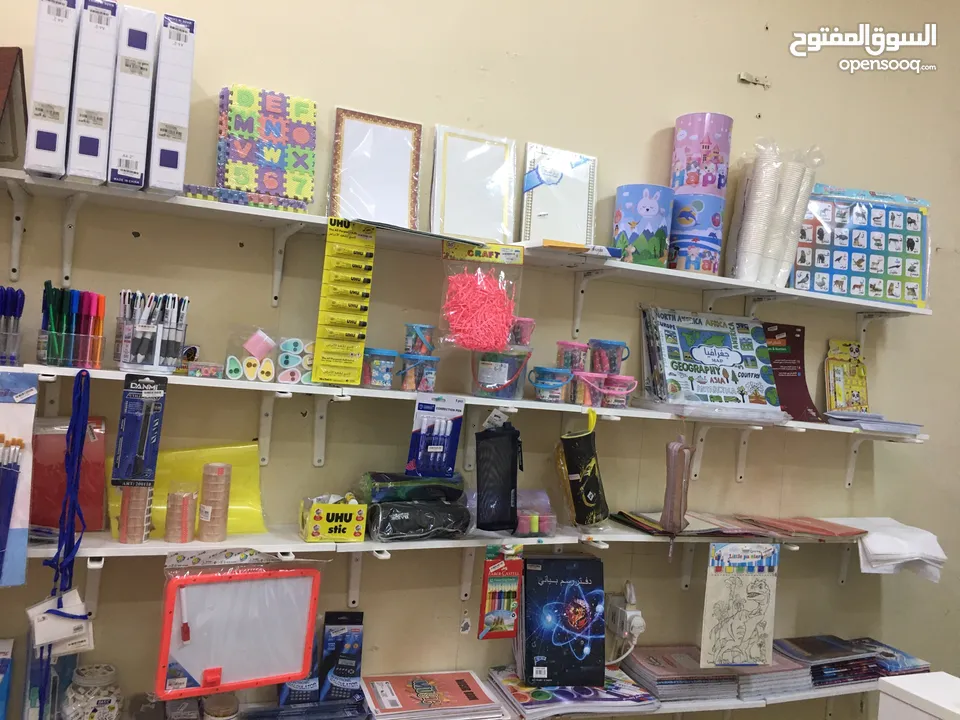 مكتبة للبيع للتصفية سعر بسيط stationery for sale