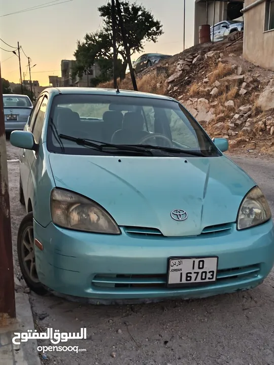 سياره بريوس 2001 خالي قص قلبان 3500 قابل للتفاوض بشي بسيط  السياره دهان الوكاله وترخيص طويل 4فردات و