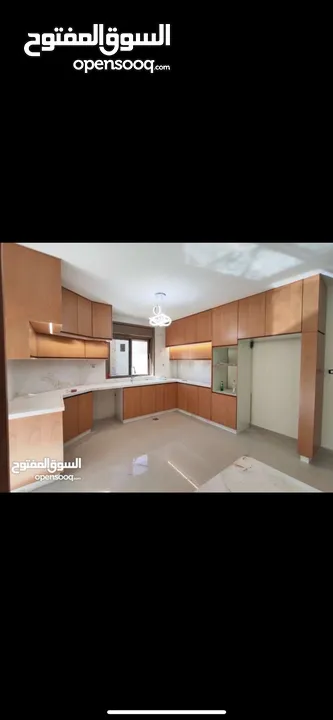 ثلاث غرف نوم للإيجار