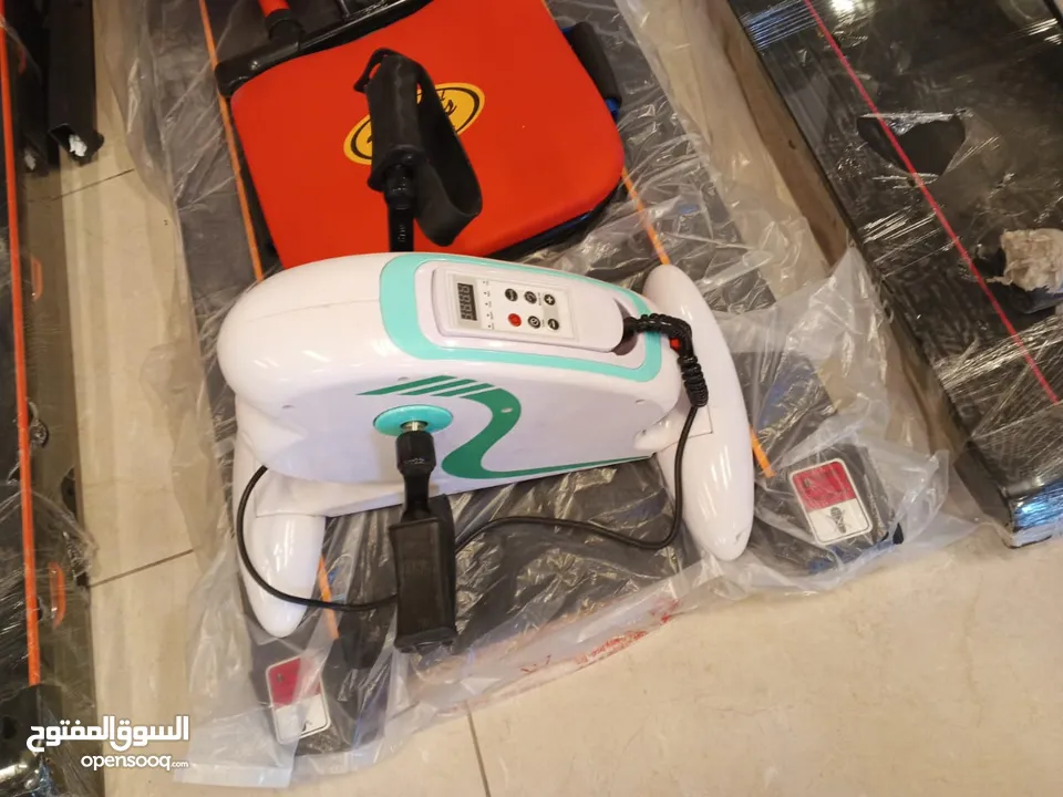 ميني بايك كهربائي مميز وفخم سهل جدا في الاستعمال يمكن استخدامه ارجل او ايدي يوجد خدمة توصيل