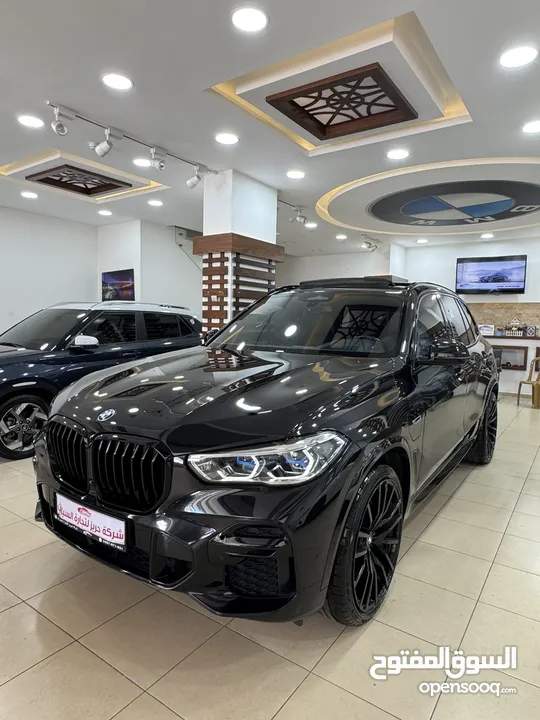 BMW X5 2022 متور 3000 بنزين وكهرباء  إضافات فل الفل