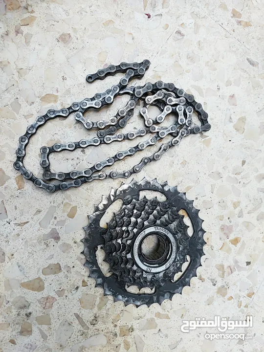 بكرة خلفية 7 سرعات تايواني للبسكليت مع الجنزير بحالة 7 speed bicycle freewheel with chain
