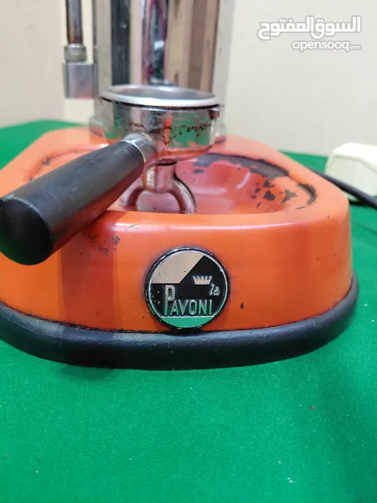 مكينة تحضير القهوة قديمة جدا