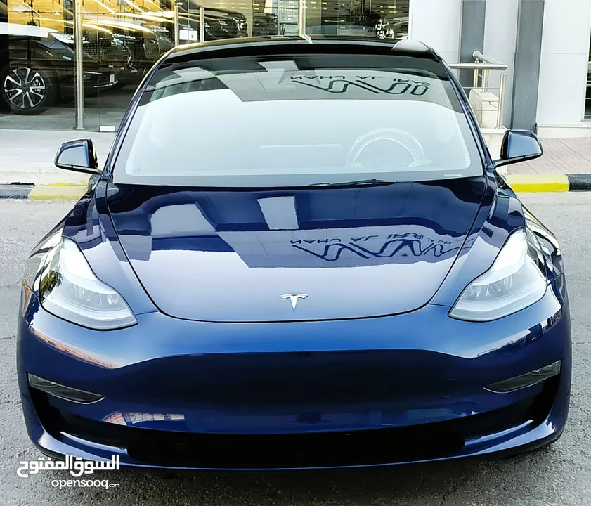 تيسلا 2023 model 3 فحص كامل 7 جــــيـــــد بدون جمرك اوتوسكور +B لون مميز بحالة الوكالة ممشى قليل