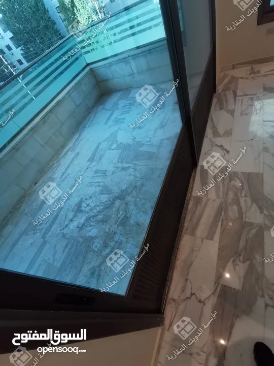 شقة فارغة - دير غبار - 4نوم 2ماستر - 360م - بلكونات بإطلالة مميزة - قرب الخدمات