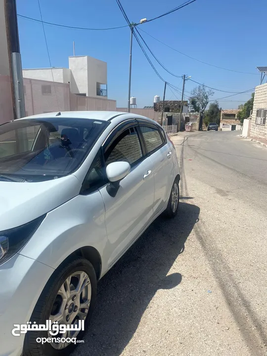 فورد فيستا للبيع