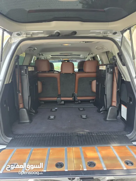 2018 لاند كروزر فل ابش 5.7 VXR - مفتاحين - فل سيرفيس - عقد صيانه مع الفطيم