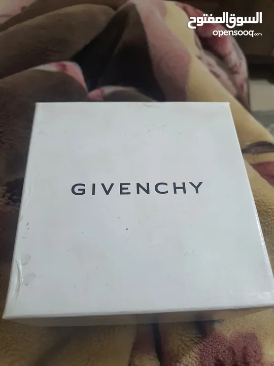 Givenchy  Five Shark Swiss Made جيفنشي صنع سويسري أصلية جديدة