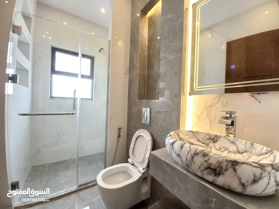 شقة غير مفروشة للإيجار في دير غبار  ( Property 36124 ) سنوي فقط