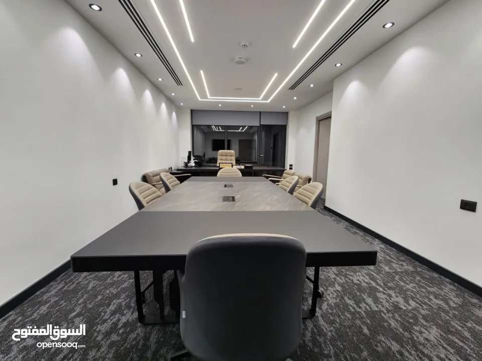 مكتب تجاري فخم للبيع أو الإيجار