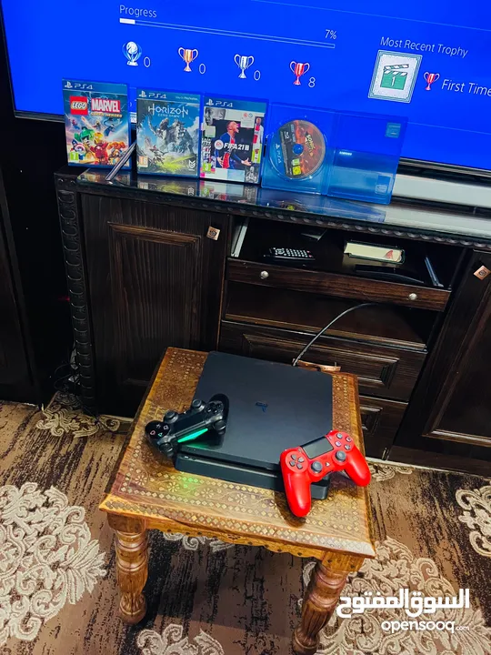 Playstation 4 Slim  بلاستينش 4 سلم