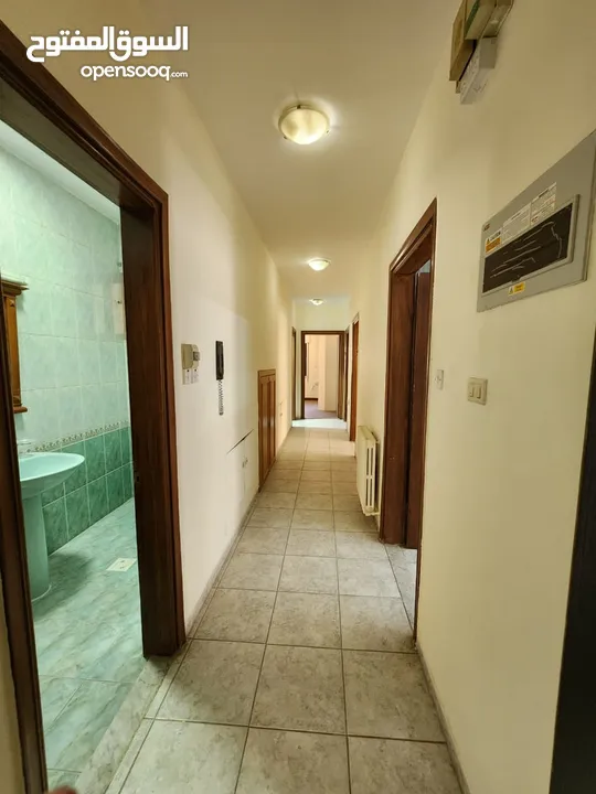 شقة فارغة للإيجار في عبدون - ref : 14626