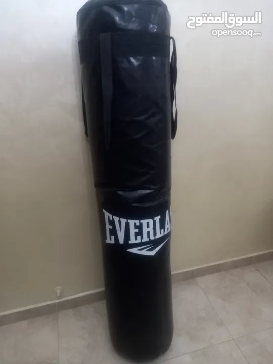 كيس ملاكمة everlast  الطول 150 الوزن تقريبا 55 kg