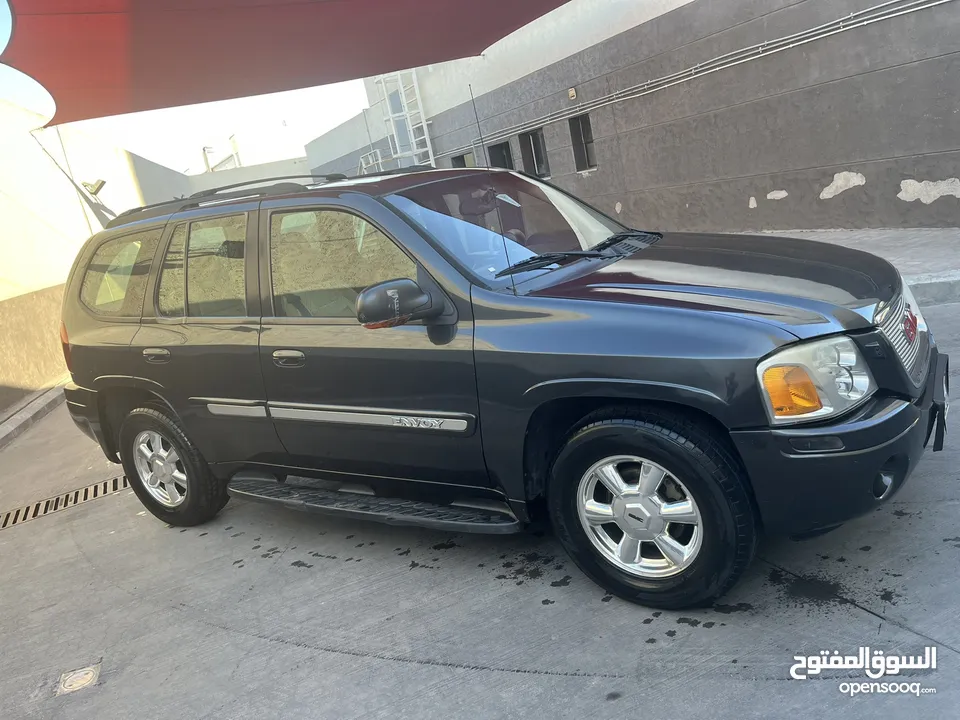 Gmc envoy 2006 ماتور 400 ترخيص واطي السياره فل نظافه ممشى قليل استخدام قليل جدا