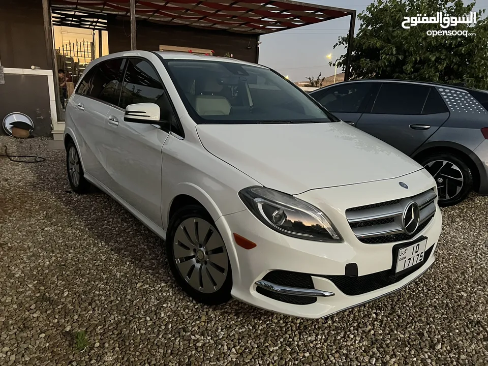 Mercedes-Benz  B250E