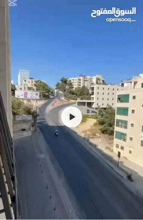 شقه للبيع من المالك بين الارسال وعين مصباح نزول مبنى الاذاعه والتلفزيون بالقرب من بصريات الحجل