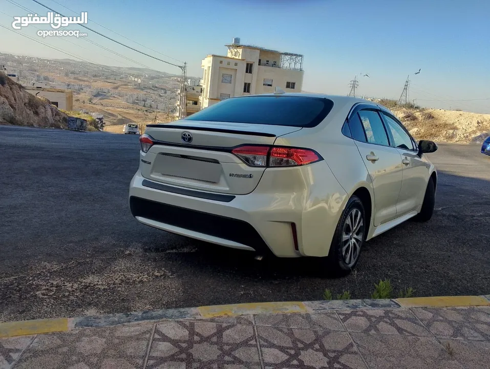 تويوتا كورولا هايبرد ليثيوم للبيع