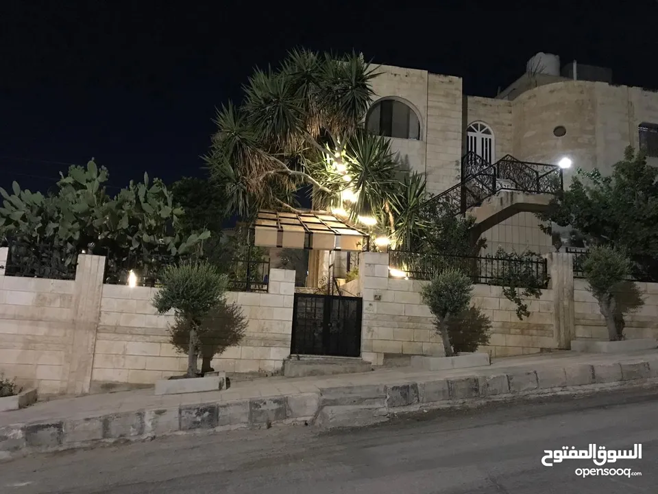 منزل مستقل للبيع - الزرقاء