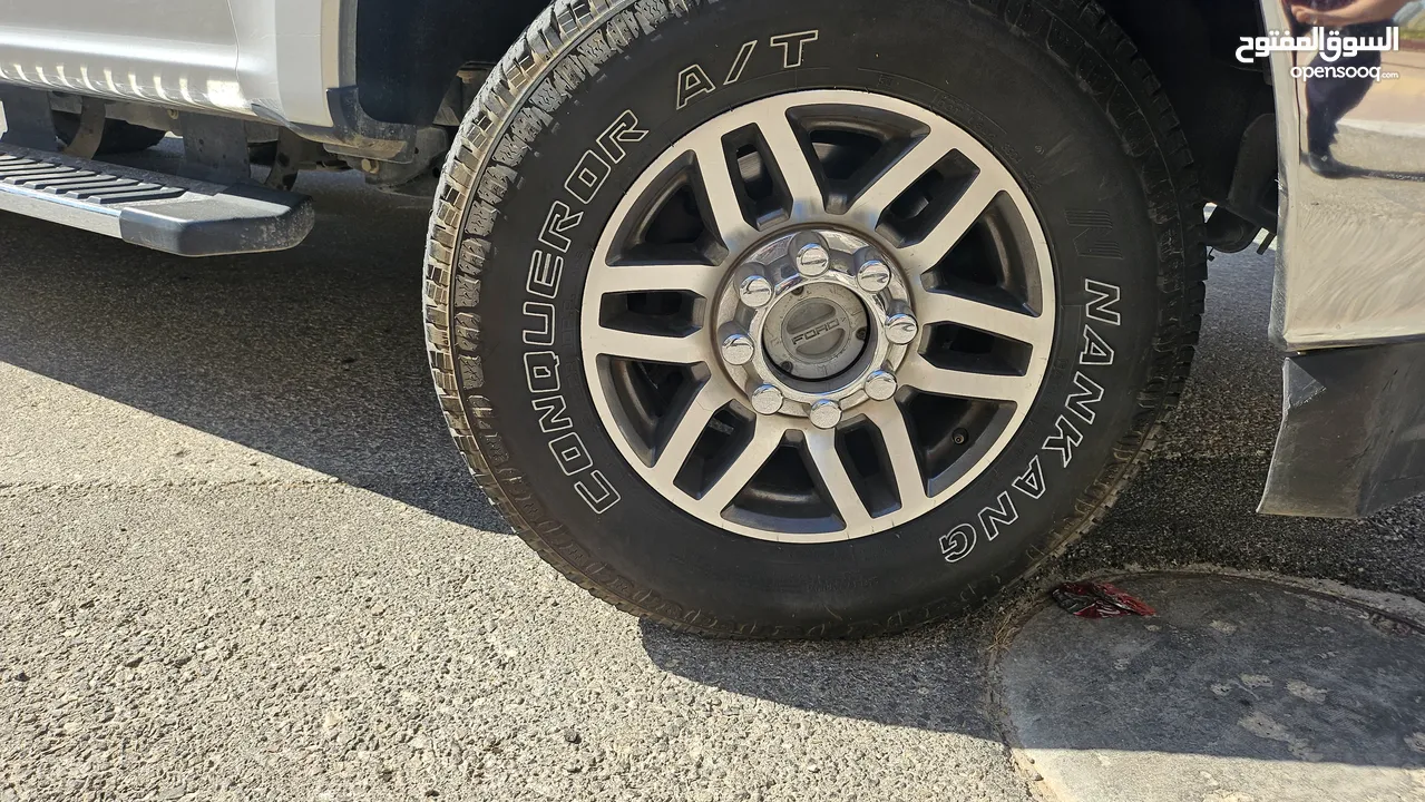 فوردf350 لاريت