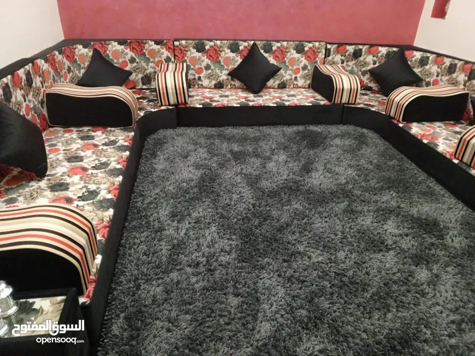 غرفة جلوس للبيع استعمال بسيط جدا بحالة ممتازة كلها تفصيل وتتحمل الضغط وكأنها جديدة