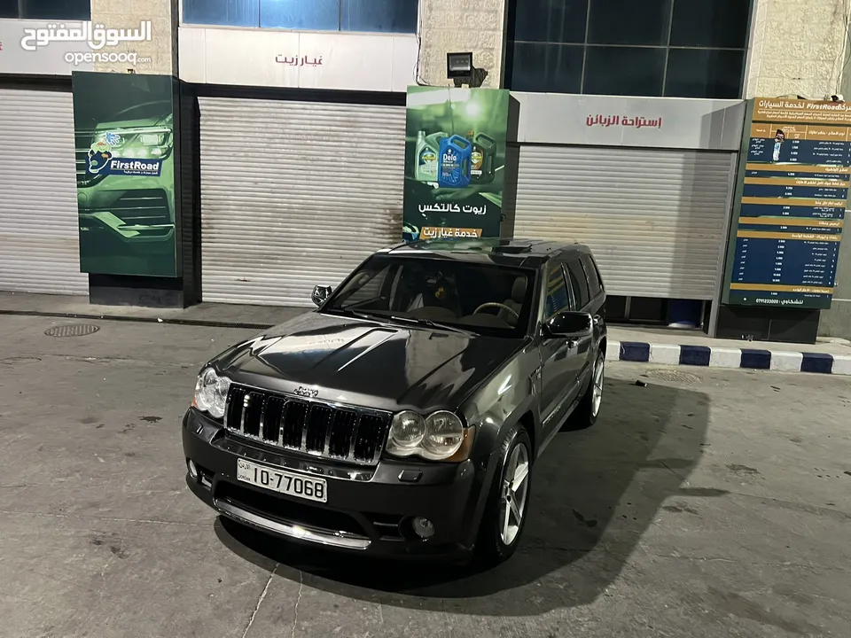 جيب شيروكي Hemi 5700 V8 srt8موديل 2005