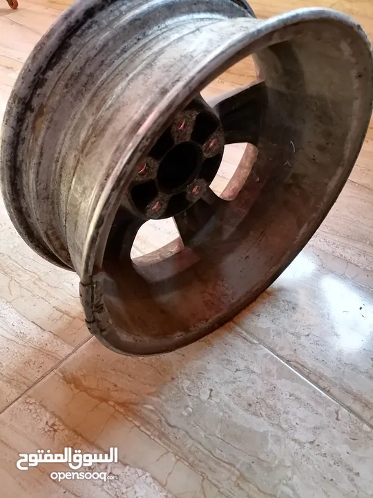 جنط باص H100 بحالة جيدة للبيع بسعر 50