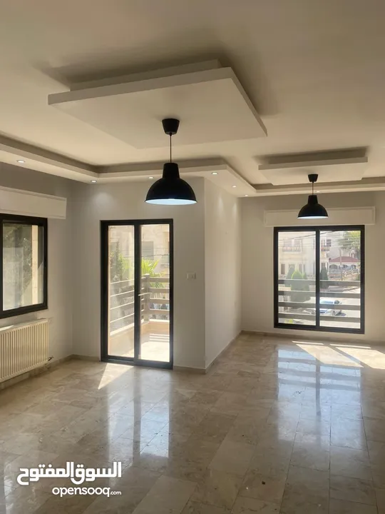 شقة فارغة للبيع او للإيجار في حي الصحابة - ref: 14582