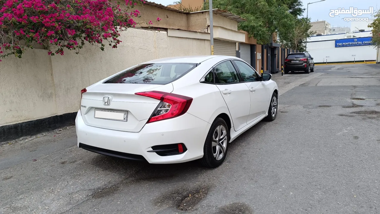 HONDA CIVIC  MODEL  2017 WELL MAINTAINED SEDAN  TYPE CAR FOR SALE URGENTLY  IN SALMANIYA