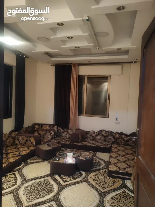 شقة مميزة للبيع بسعر مميز وبموقع حيوي وقريب من جميع الخدمات