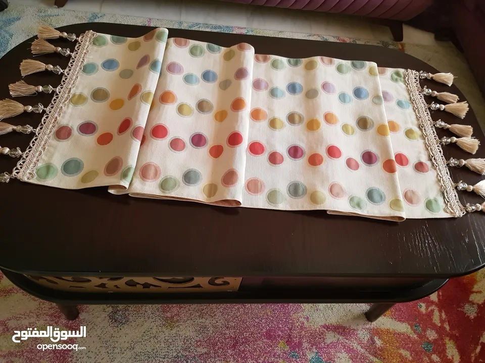 كوشنز كنب ووجه مخدات ومفارش للطاولات