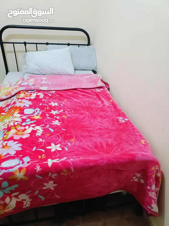 queen size double bed..almost new