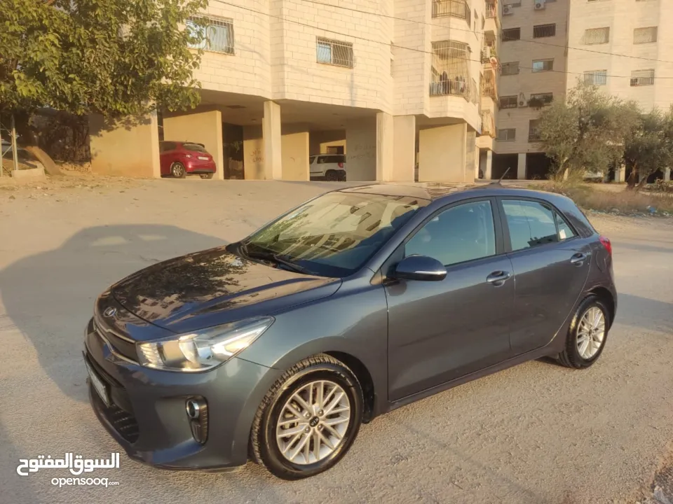 كيا ريو 2020 عداد 60 الف فقط مع فتحة سقف