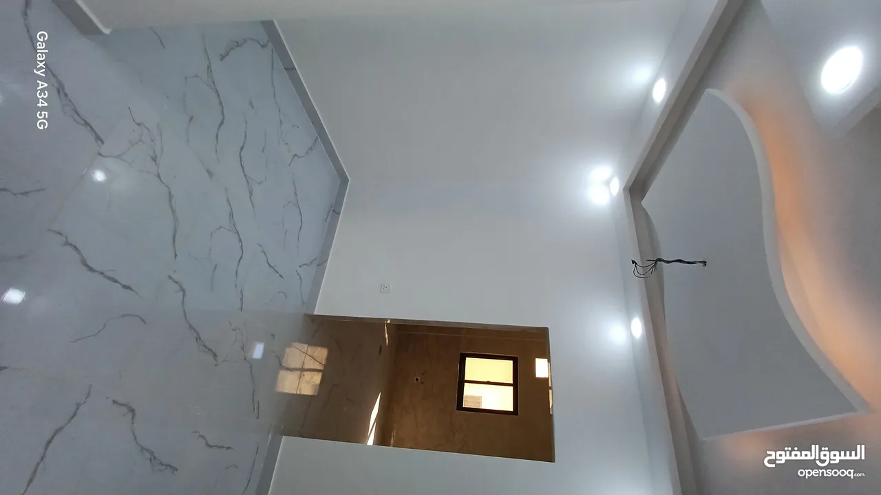 شقاق فاخرة للبيع العاشرة ط2هندسي 78 م مع بلكونة موقع مميز