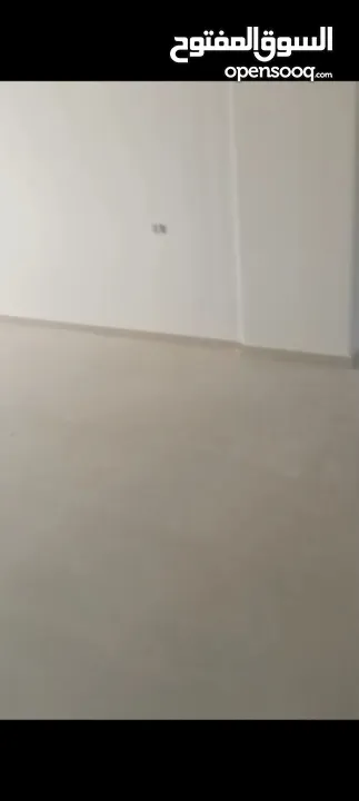 سقق في بيرزيت مساحه 150متر كل شقه دفعه 30 والباقي 60شهر