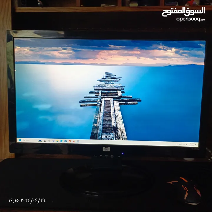كمبيوتر جيمنغ مع شاشة للبيع