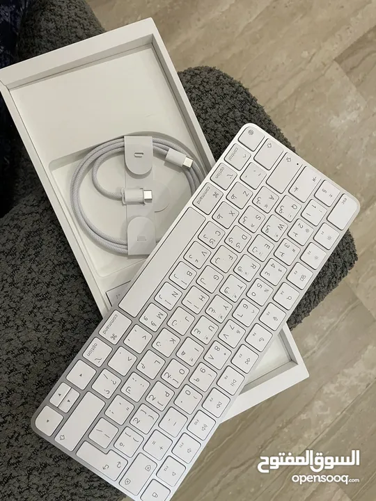 Apple Magic Keyboard wireless brand new used only one day