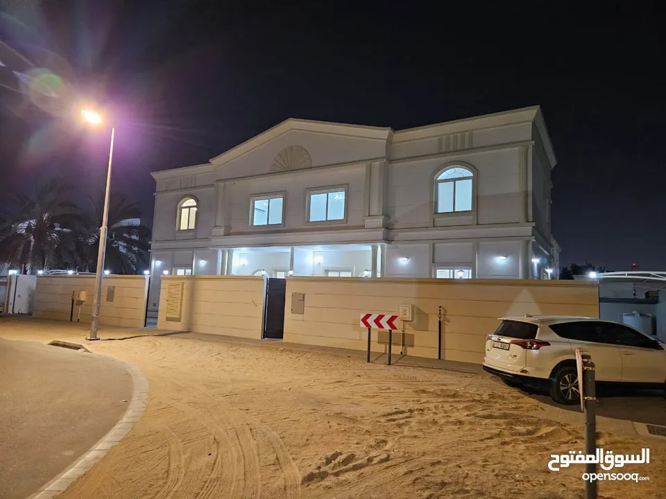 للبيع فلتين متجاورتين جدد في الرمثا الشارقة