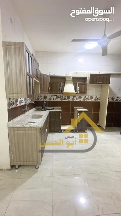 شقة سكنية حديثة جدا للايجار السكني مفروشة جزئيا