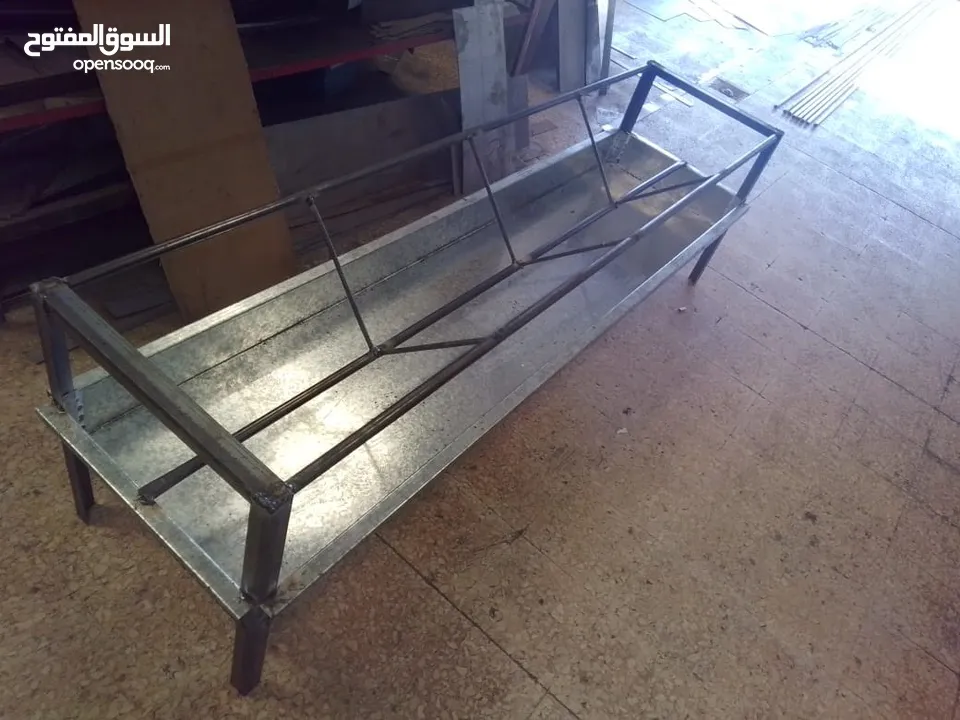 السلام عليكم  موجود طوايل حلال وشباك حلال وما شابه