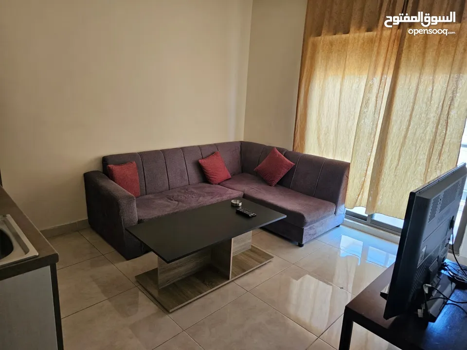 استوديوهات سوبر ديلوكس يومي او أسبوعي للإيجار في عمان السابع  يوجد تكيف مركزي و خدمة الواي فاي ومجهز