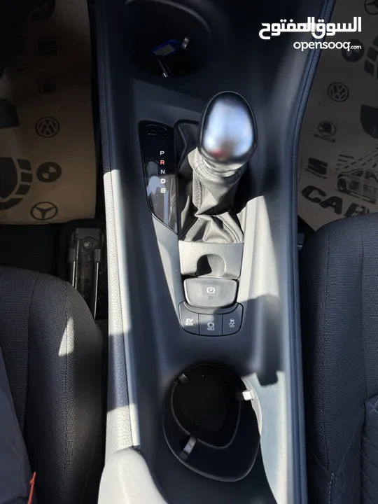تويوتا C-HR ترخيص 2022 محرك 1800 هايبرد حصان 170