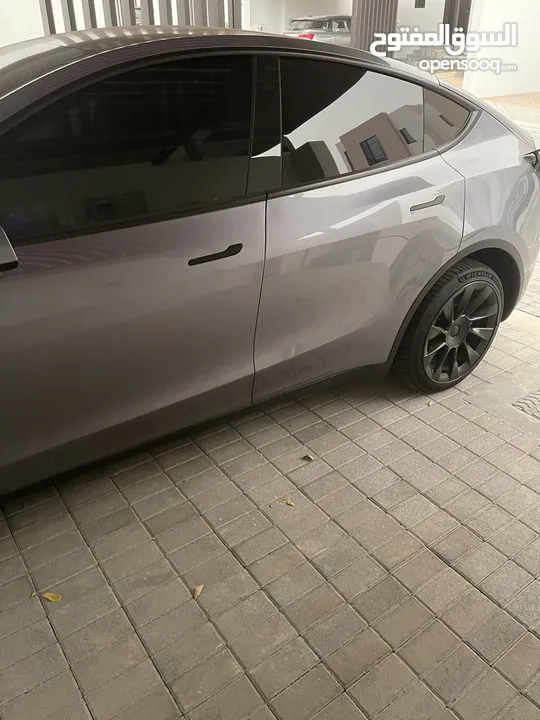 Tesla model Y  Long range